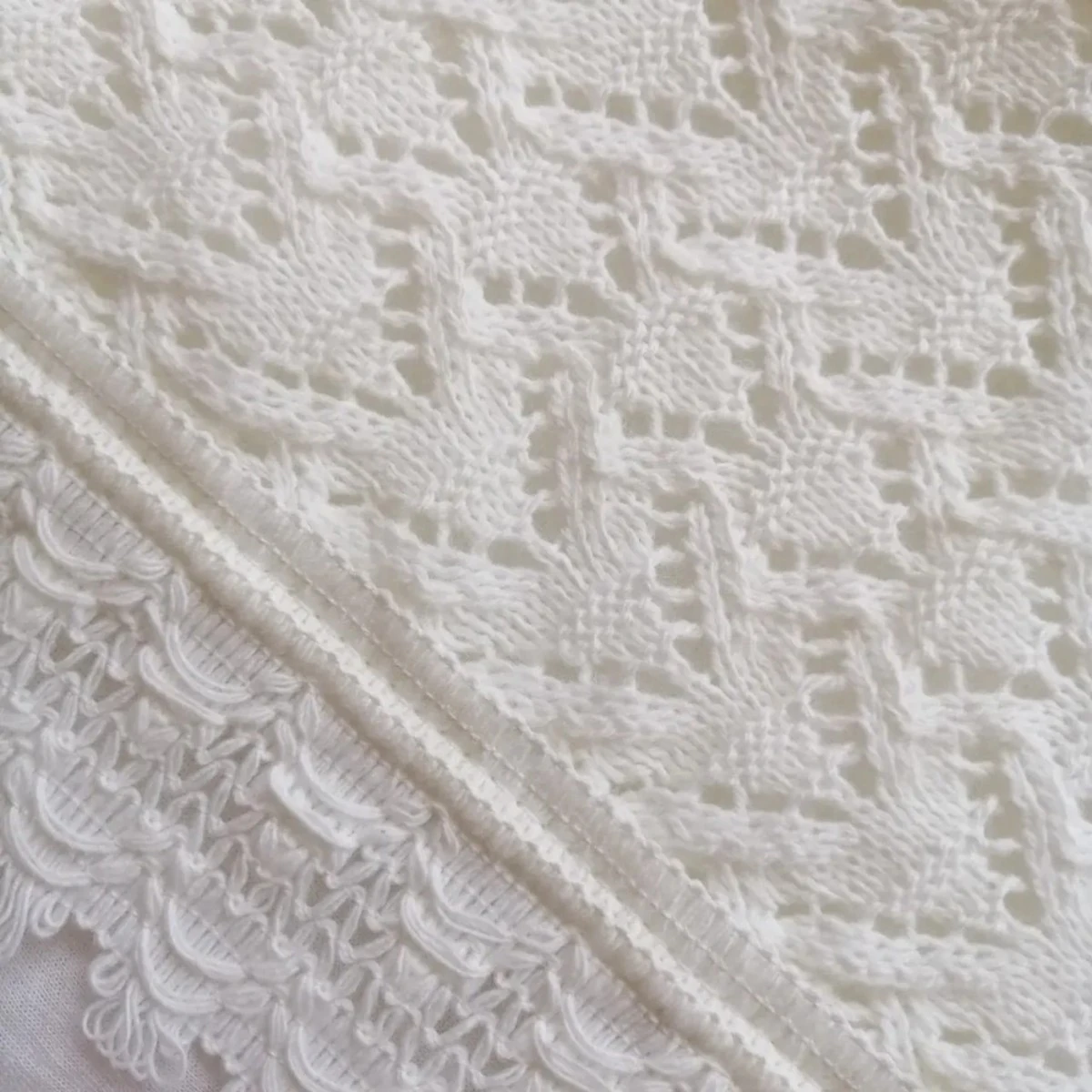 Bebek Örme Battaniye İnci Detaylı 80*90 cm krem