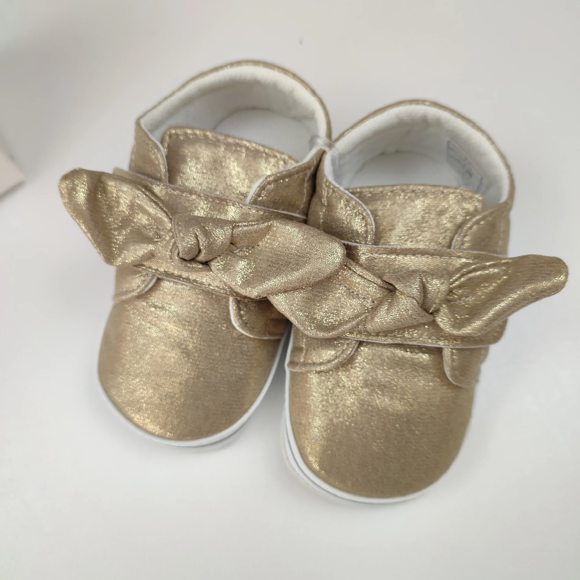 BEBEK KIZ 17-18-19 NO IŞILTILI FİYONK BAĞCIKLI AYAKKABI ÇEŞİT