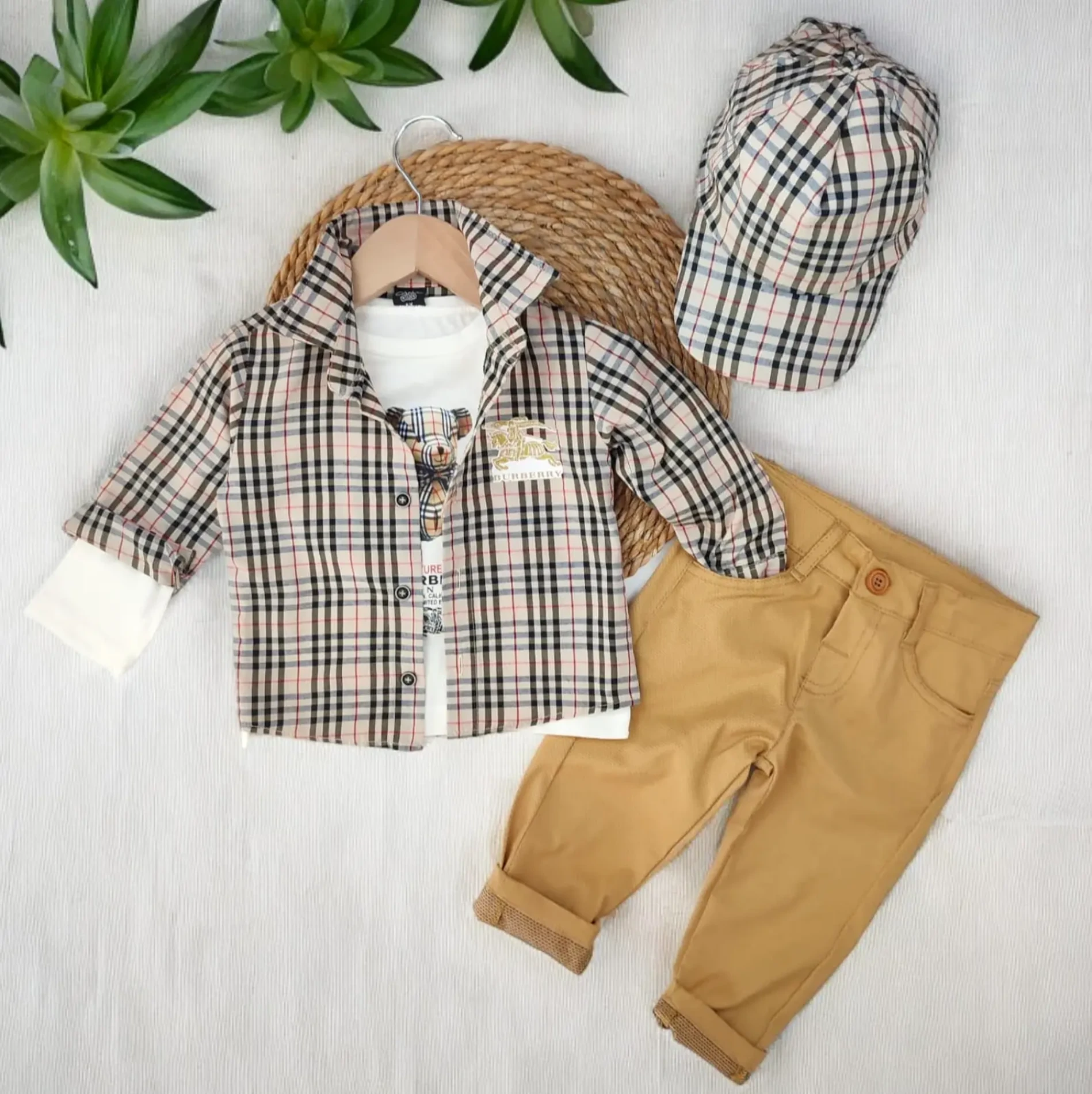 Çocuk 1-4 Yaş Erkek Burberry Bakılı Gömlekli Şapkalı 4 lü Takım 