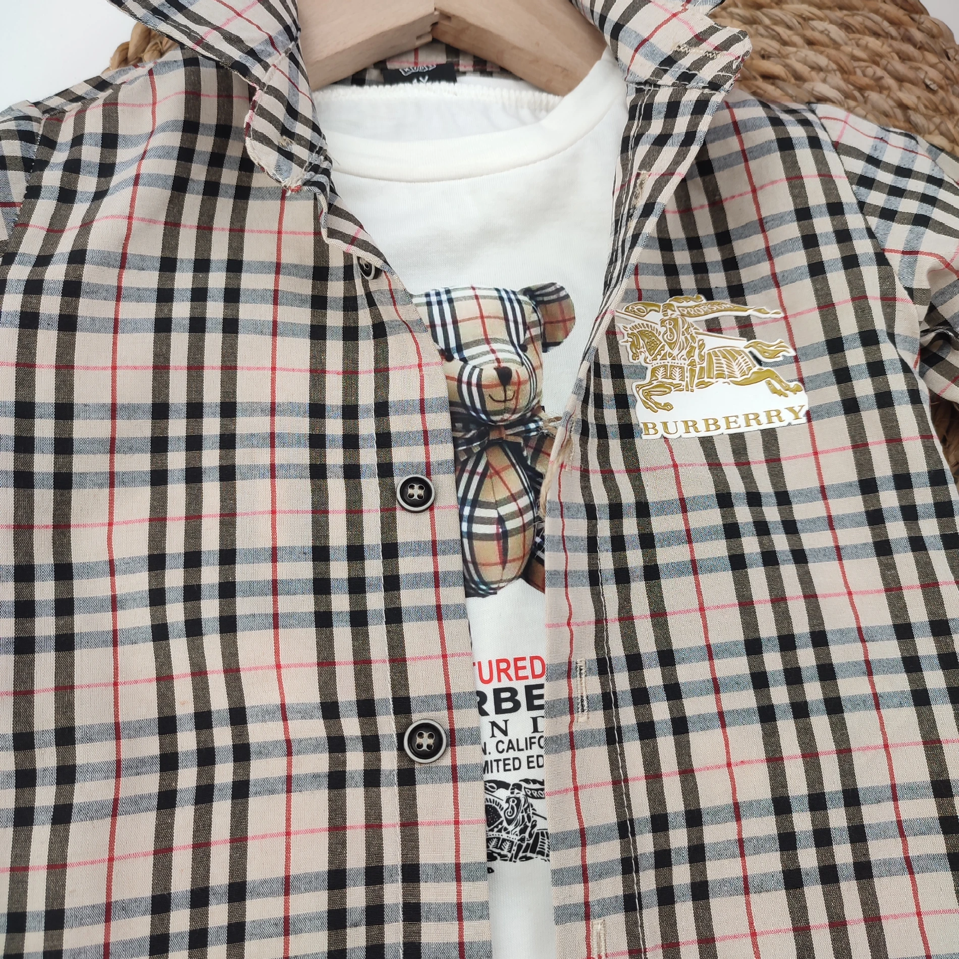 Çocuk 1-4 Yaş Erkek Burberry Bakılı Gömlekli Şapkalı 4 lü Takım 