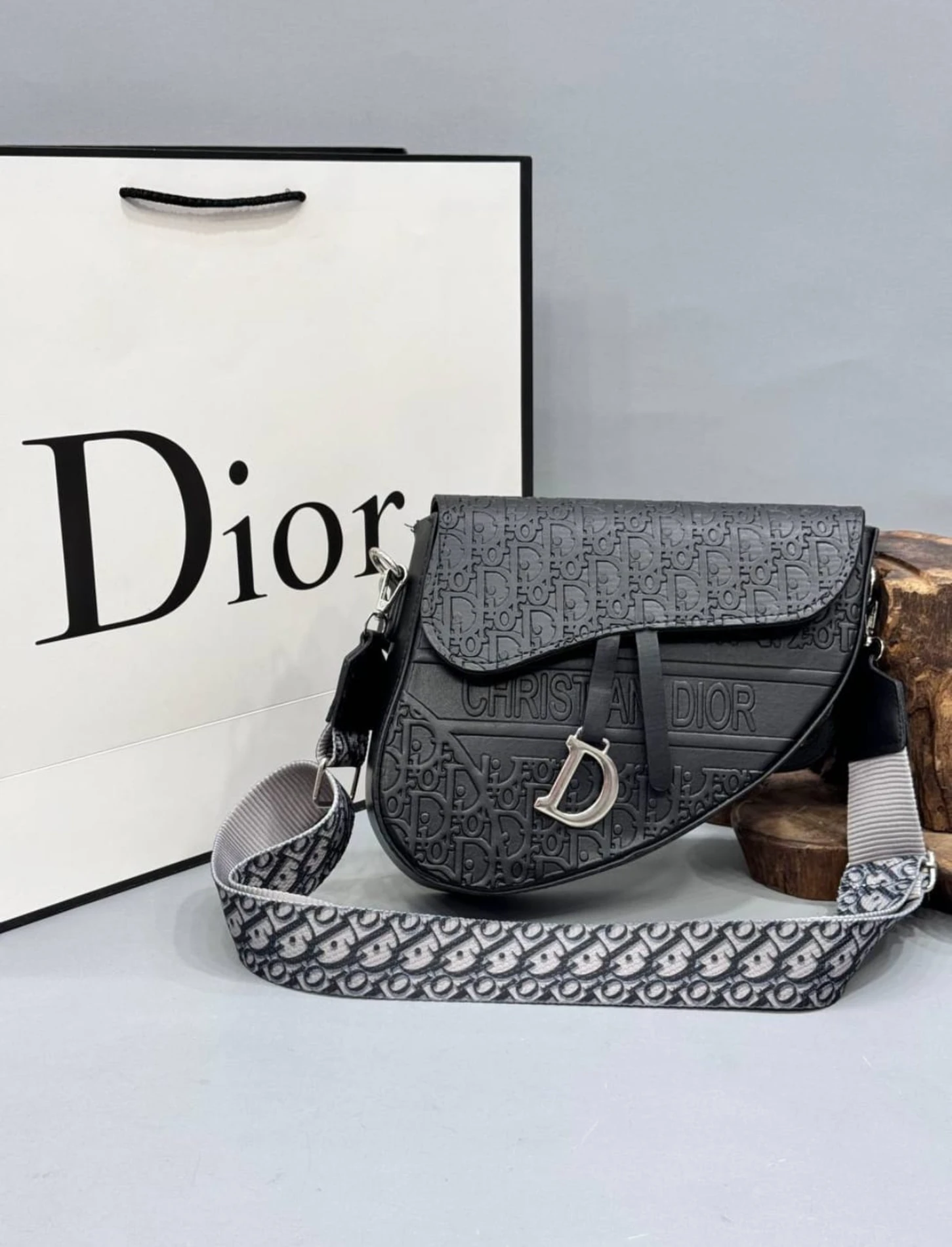 Chrıstıan Dior Omuzdan Askılı Ayarlanabilir Tabanca Model Bayan Çanta 27 * 24 cm 