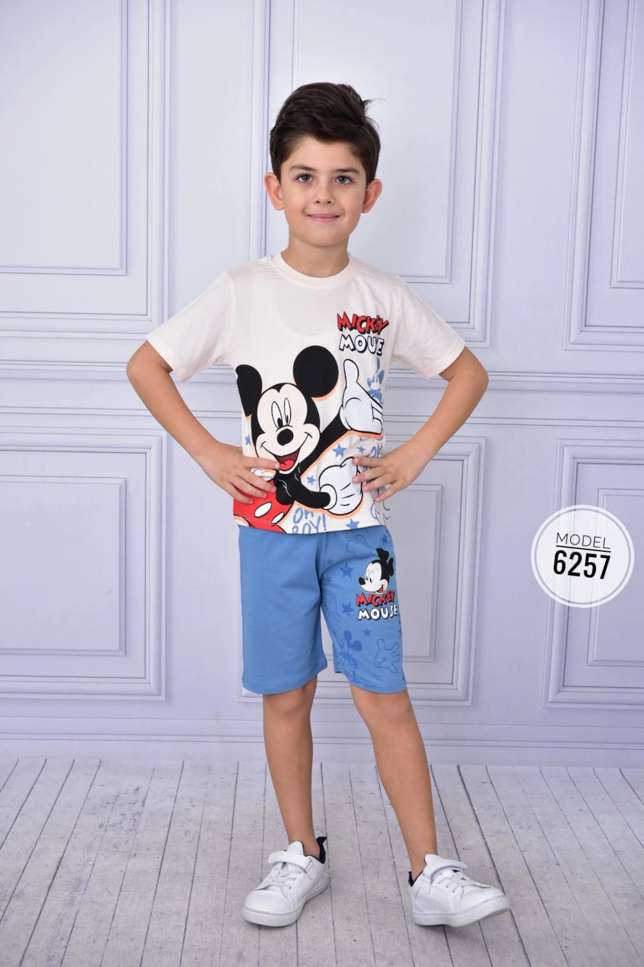 ÇOCUK 3-10 YAŞ ARASI MİCKEY MOUSE BASKILI KISA KOLLU ŞORTLU TAKIM ÇEŞİT