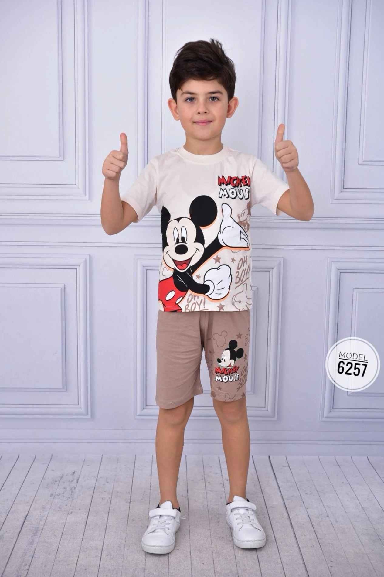 ÇOCUK 3-10 YAŞ ARASI MİCKEY MOUSE BASKILI KISA KOLLU ŞORTLU TAKIM ÇEŞİT