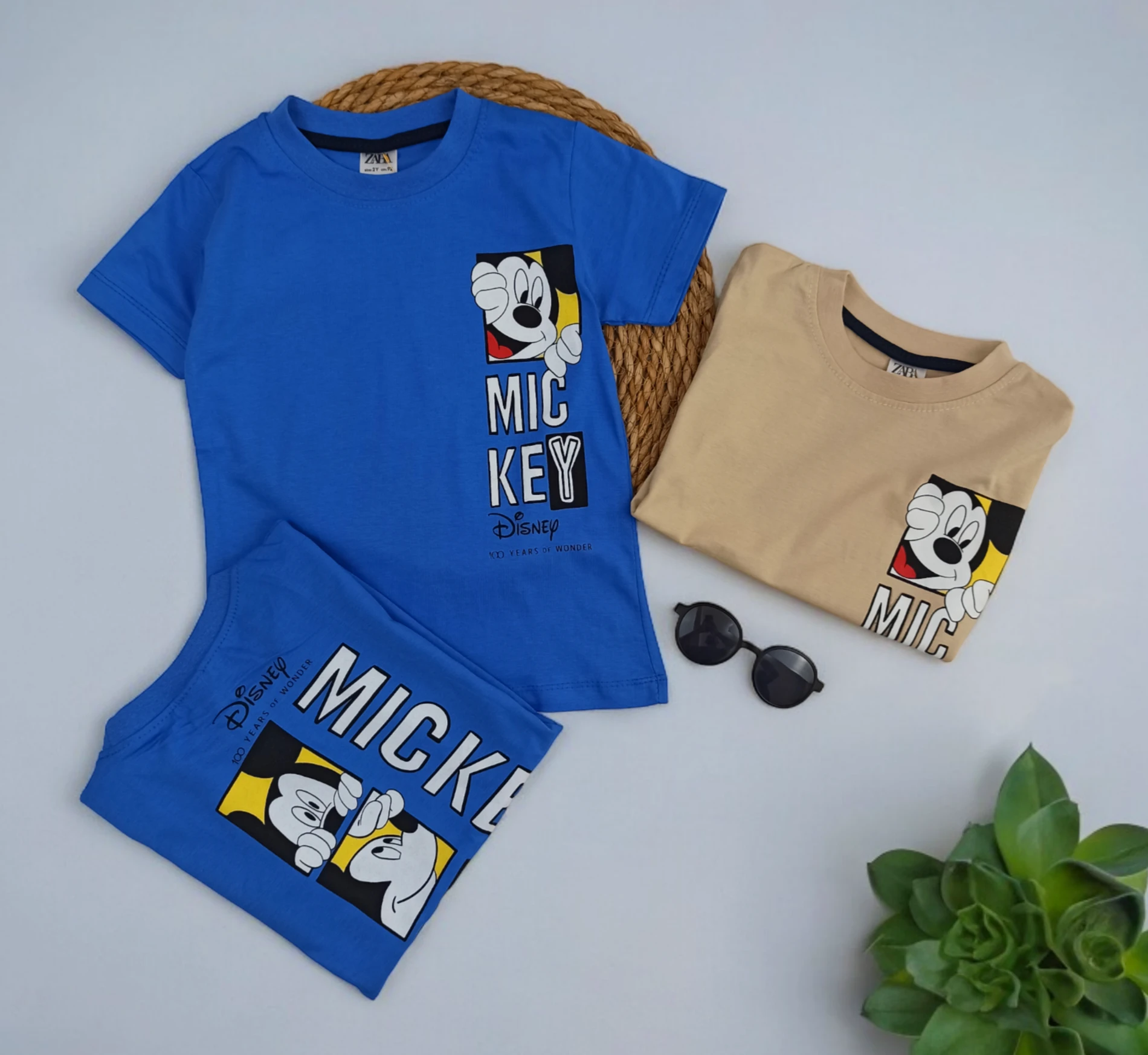 Çocuk 2-8 Yaş Mickey Mouse Baskılı Sırt Detaylı Tişört