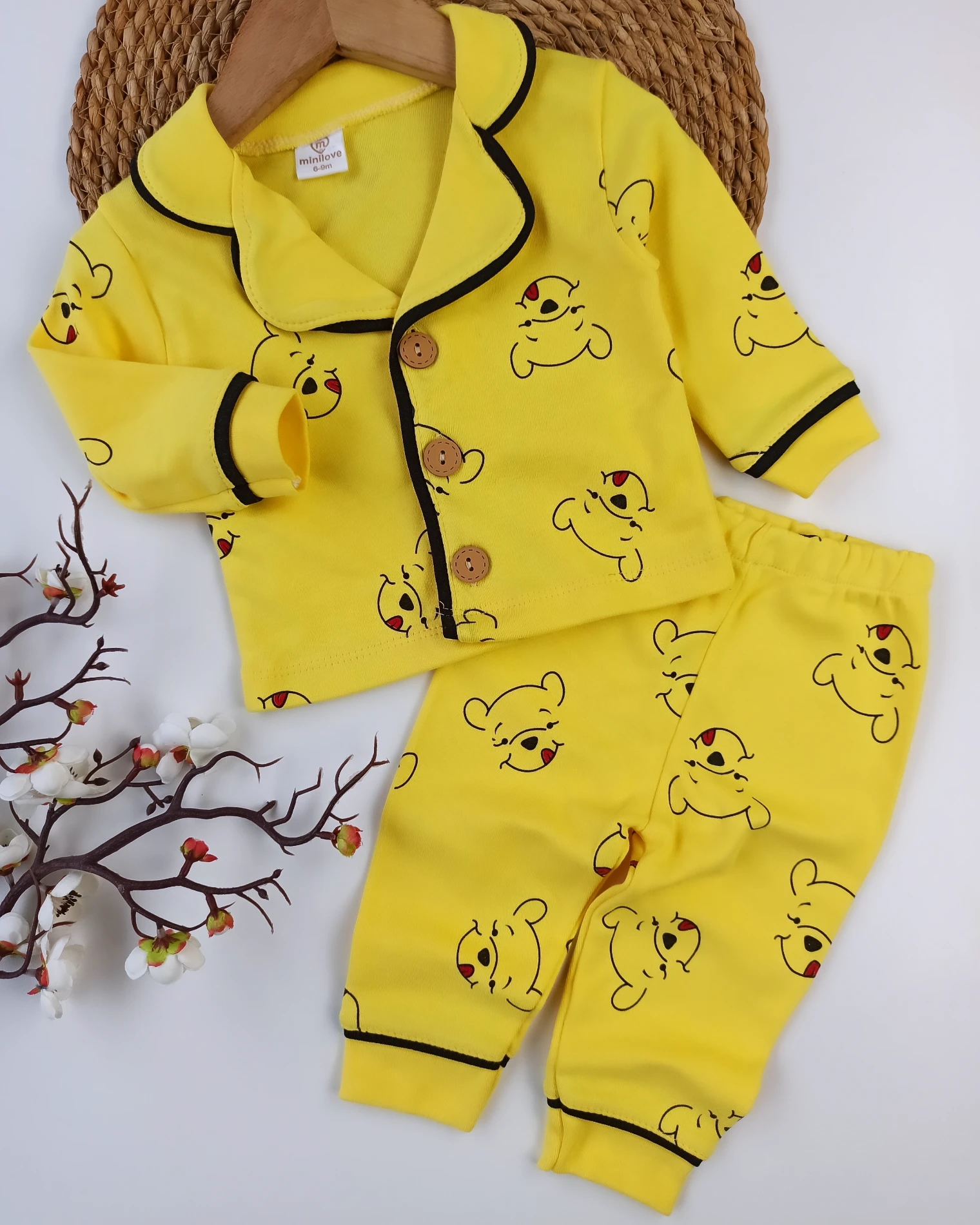 BEBEK 6-24 AY POOH AYICIK BASKILI DÜĞMELİ PİJAMA TAKIM 